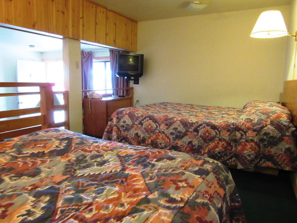 Travelers Lodge West Yellowstone Exterior foto